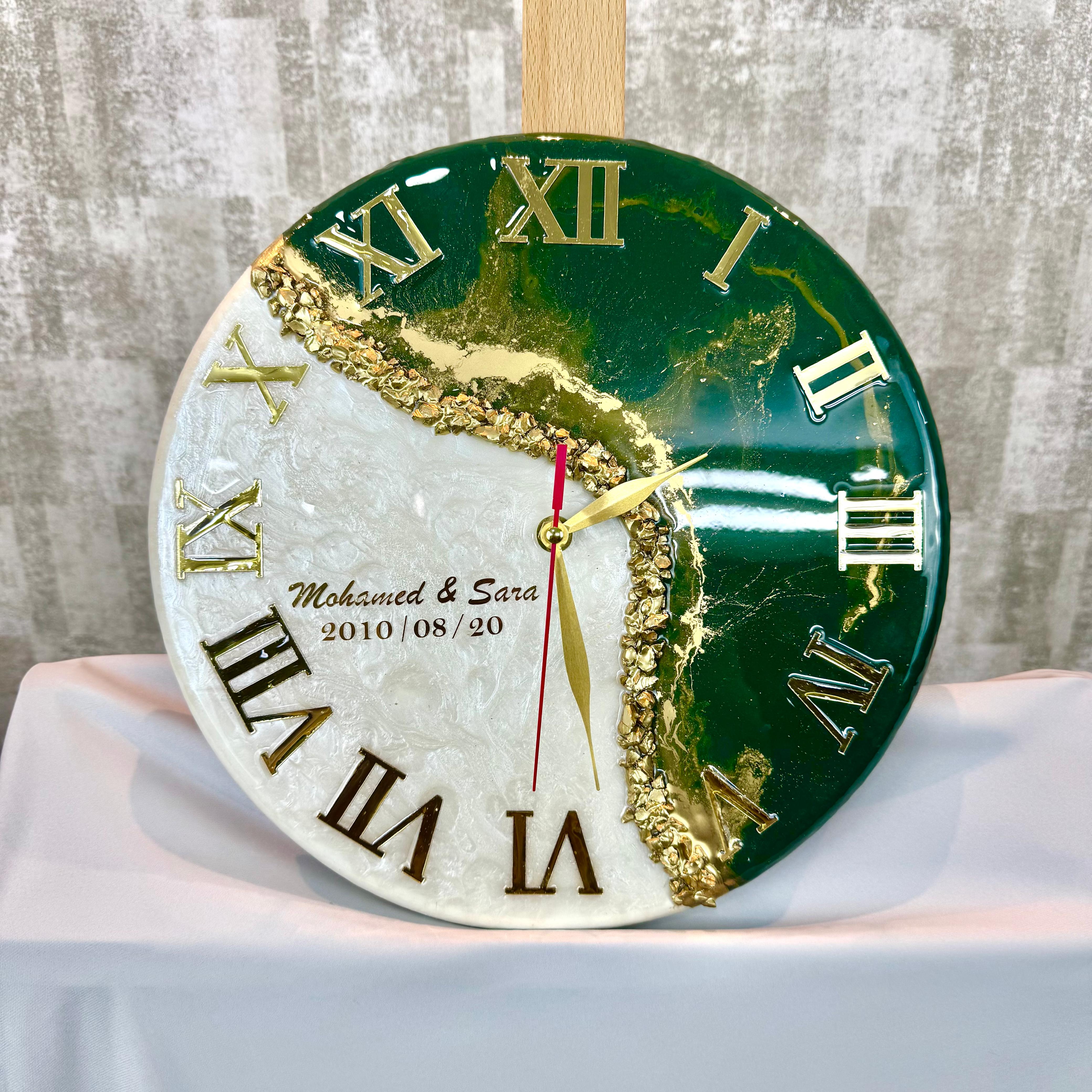 Horloge Personnalisée en Résine – Prénoms & Date de votre choix²